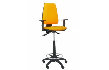 Taburete alto Elche S similpiel naranja brazos regulables.