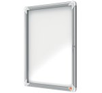 Vitrina NOBO Premium Plus de exterior fondo magnético 4 x A4 hojas