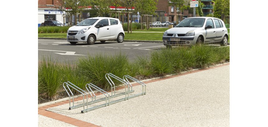 Râtelier sur 2 niveaux cote à cote pour 4 vélos