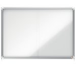 Vitrina de interior Nobo para 18 hojas A4 con superficie magnética y puerta deslizante