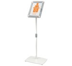Marco publicitario A4 con pie y con cerradura Nobo Premium Plus