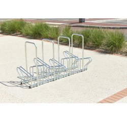 Range 8 vélos avec 4 arceaux antivol