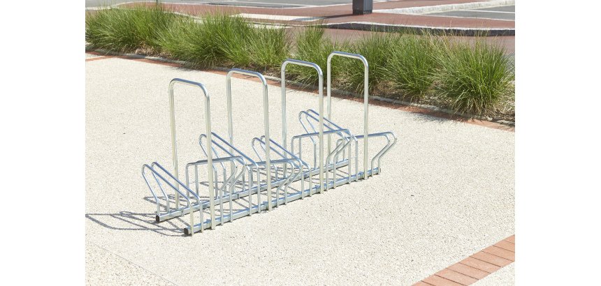 Range 8 vélos avec 4 arceaux antivol
