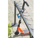 Support range 9 trottinettes Modèle au sol