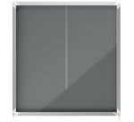 Vitrina NOBO Premium Plus de puerta corredera con fondo de fieltro 12xA4 hojas, gris