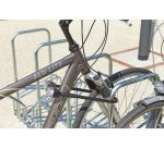 Range 8 vélos avec 4 arceaux antivol