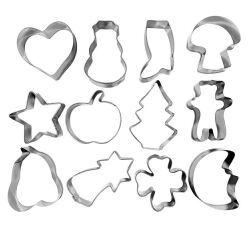 Lot de 12 découpoirs / Emporte-pièces Assortis sur cercle