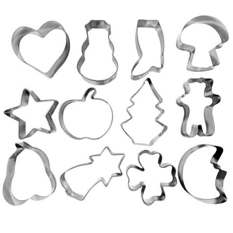 Lot de 12 découpoirs / Emporte-pièces Assortis sur cercle