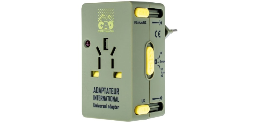 Adaptateur de prise universel kaki et jaune