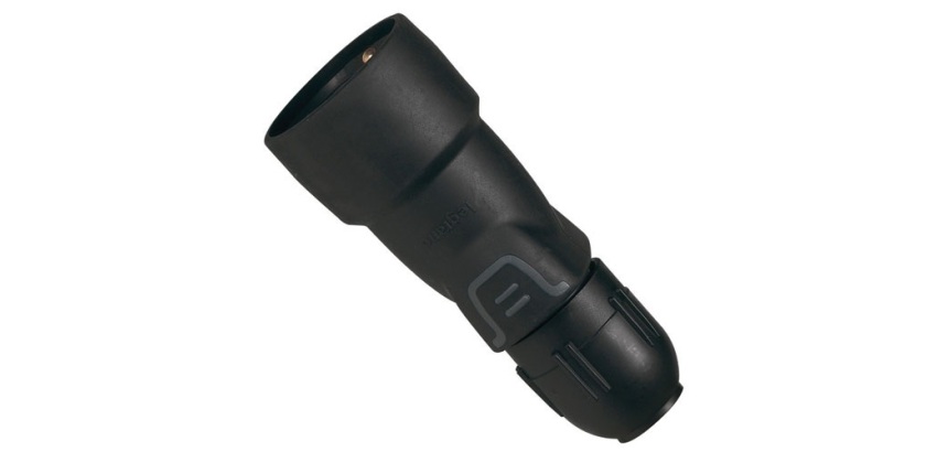 Fiche caoutchouc femelle standard avec terre 16 A - presse-étoupe - IP44 -