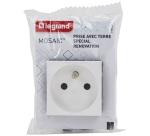 Prise de courant 2P+T - bornes à vis (spécial repiquage) - Mosaic - 2 modul