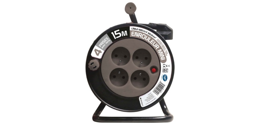 Enrouleur ménager - 15 m - 3G1.5 mm² - 4 prises -  taupe