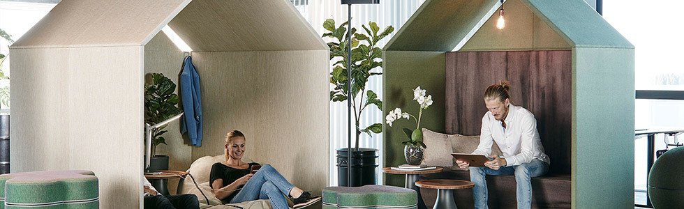 Breaks and informal meetings