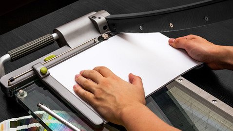 Massicot, rotary paper trimmer, lever cutter... How to choose your cutting tool?