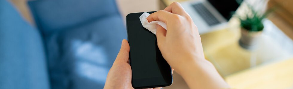 Hoe desinfecteert u schermen van tablets en mobieltjes?