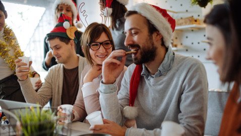 End of year celebrations: how to organise a festive event at work?