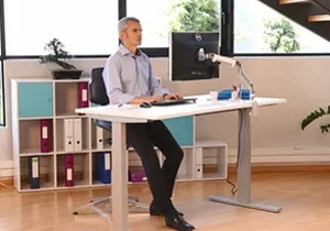 Pourquoi vous devriez utiliser un bureau assis debout. Notre top 4  meilleurs modèles - Bureau assis debout