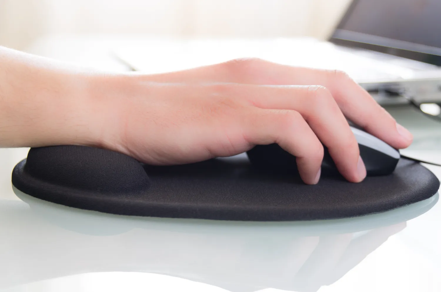 Il tappetino poggiapolsi ergonomico per mouse serve davvero?
